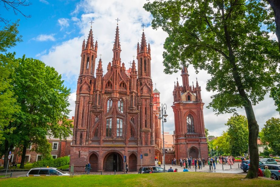 In the middle of the <a href="https://whc.unesco.org/en/list/541/" target="_blank" target="_blank">UNESCO heritage site</a> of Vilnius's old town in Lithuania, St Anne's Church started life as a wooden structure. It burned down in 1419 and was rebuilt using red clay bricks in the extravagant gothic architectural style of the time.