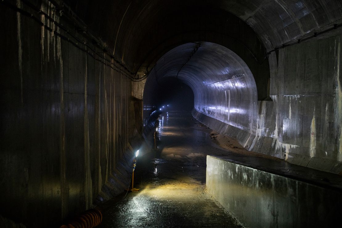 An entrance to the tunnel, located near the neighborhood of Tai Hang.