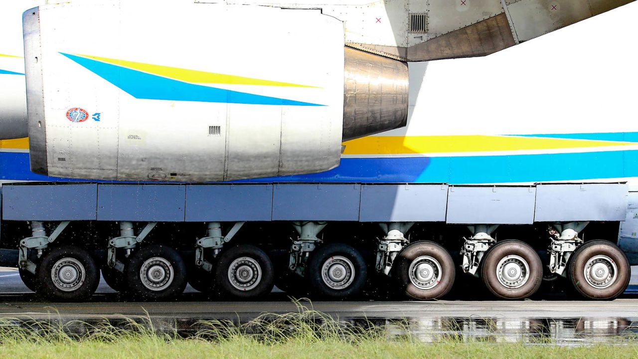 How many wheels? The AN-225's landing gear. 