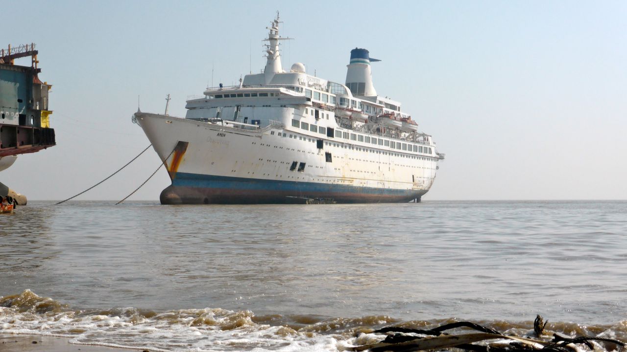 In 2014, Knego photographed the MV Amen at its final destination, Alang, India. The ship was previously Princess Cruises first MV Island Princess.
