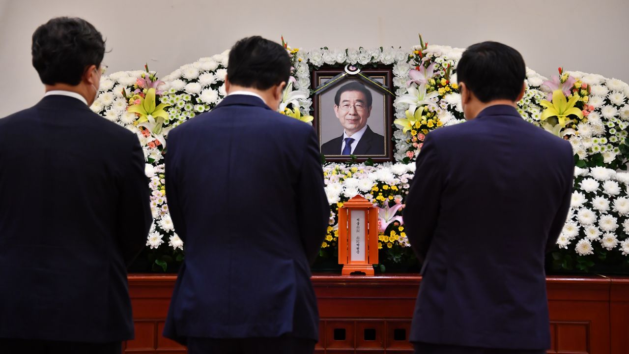 People pay their respects to Park Won-soon at a mortuary in Seoul on July 10, 2020.