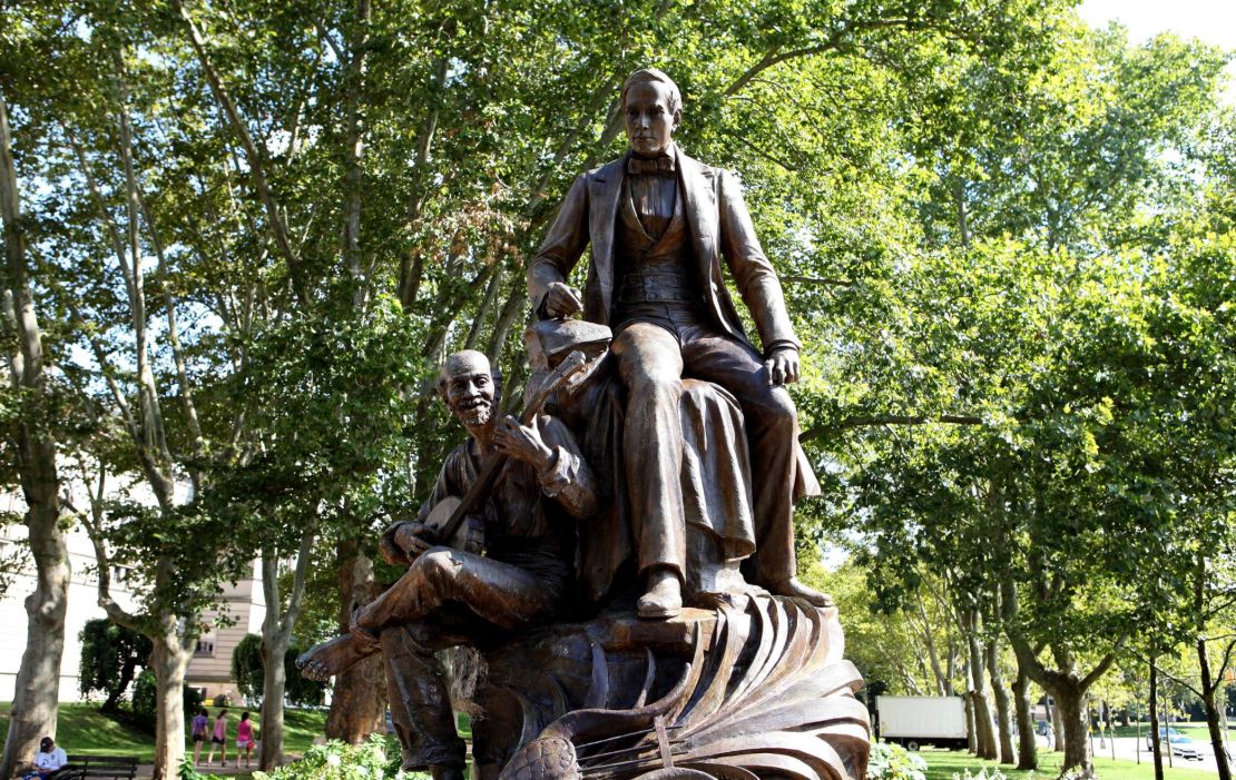 Giuseppe Moretti's Stephen Foster sculpture in Pittsburgh, Pennsylvania in 2016. (Raymond Boyd/Getty Images)