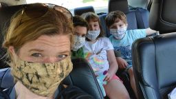 02 ways to get children wear masks