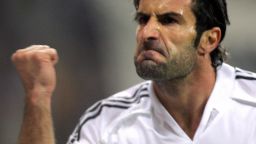 MADRID, SPAIN:  Real Madrid's Portuguese striker Luis Figo celebrates after scoring a goal during the Champions League football match against Bayer Leverkusen at Santiago Bernabeu stadium in Madrid 23 November 2004. AFP PHOTO JAVIER SORIANO  (Photo credit should read JAVIER SORIANO/AFP via Getty Images)