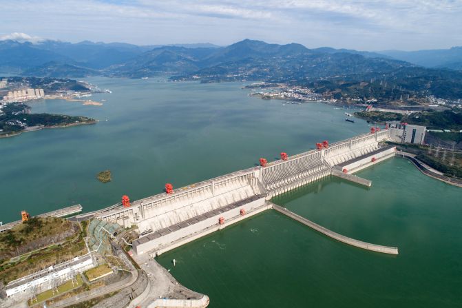 Here are some of the world's largest hydroelectric dams, ranked by the installed generation capacity of their power stations. <br />The Three Gorges Dam in China.<br />Installed generation capacity: 22,500 megawatts.