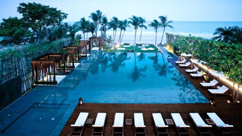 <strong>Cape Nidhra Hotel: </strong>For travelers who prefer to avoid large, crowded resorts, this boutique luxury beachfront property in the center of Hua Hin is an ideal option. 