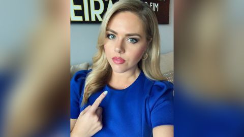 Reporter Victoria Price was diagnosed with thyroid cancer after a viewer emailed her about a lump on Price's neck.