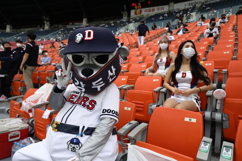 Baseball resumes with spectators in South Korea CNN