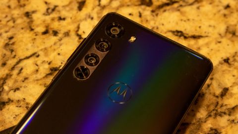 4-underscored motorola edge review
