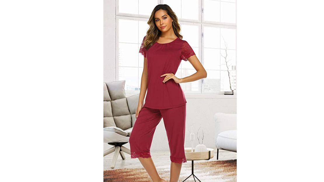 Ekouaer Women's Capri Pajama Set