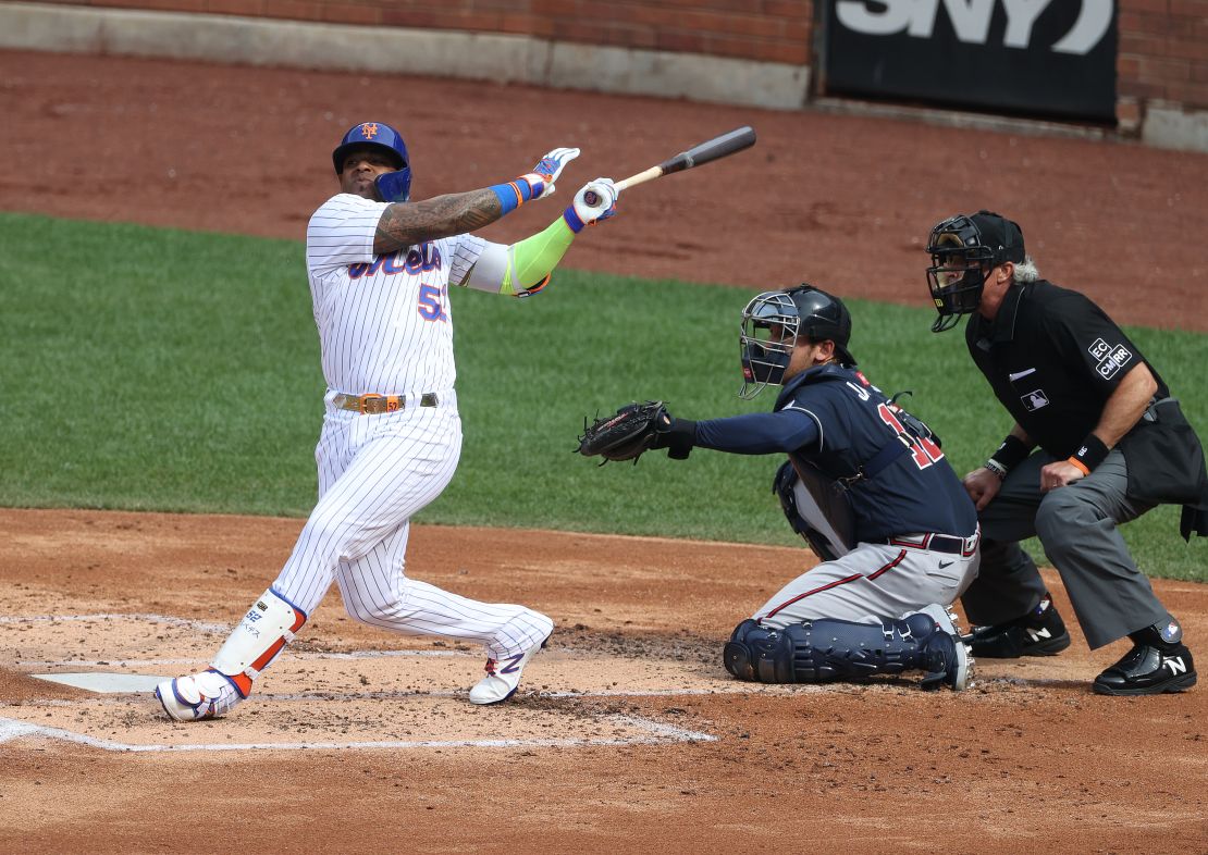 Céspedes bats against the Atlanta Braves at Citi Field on July 24.