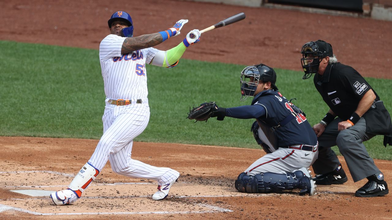 Céspedes bats against the Atlanta Braves at Citi Field on July 24.