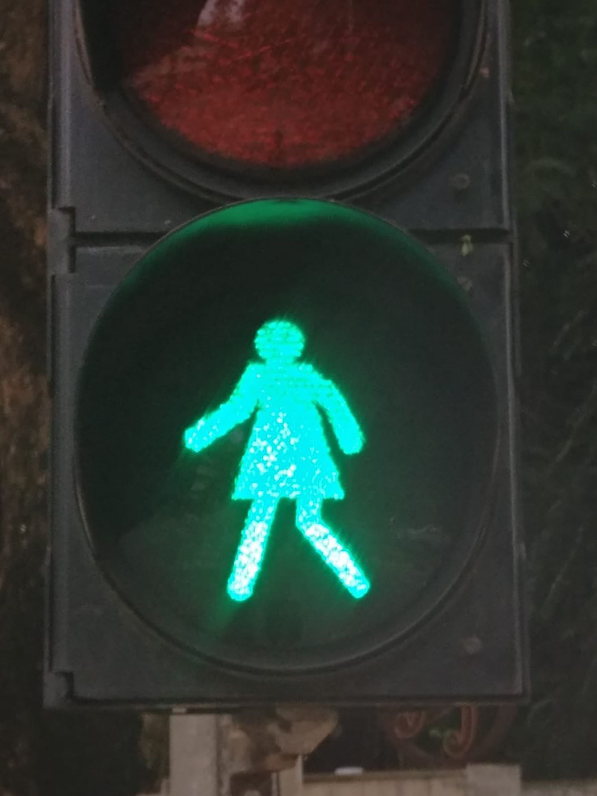 02 mumbai female traffic signal