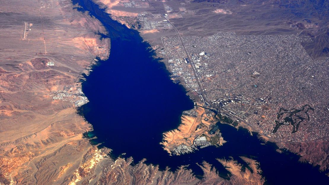 California is located on the western side of Lake Havasu.