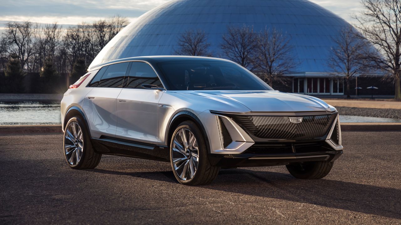 02 Cadillac Lyric electric crossover SUV