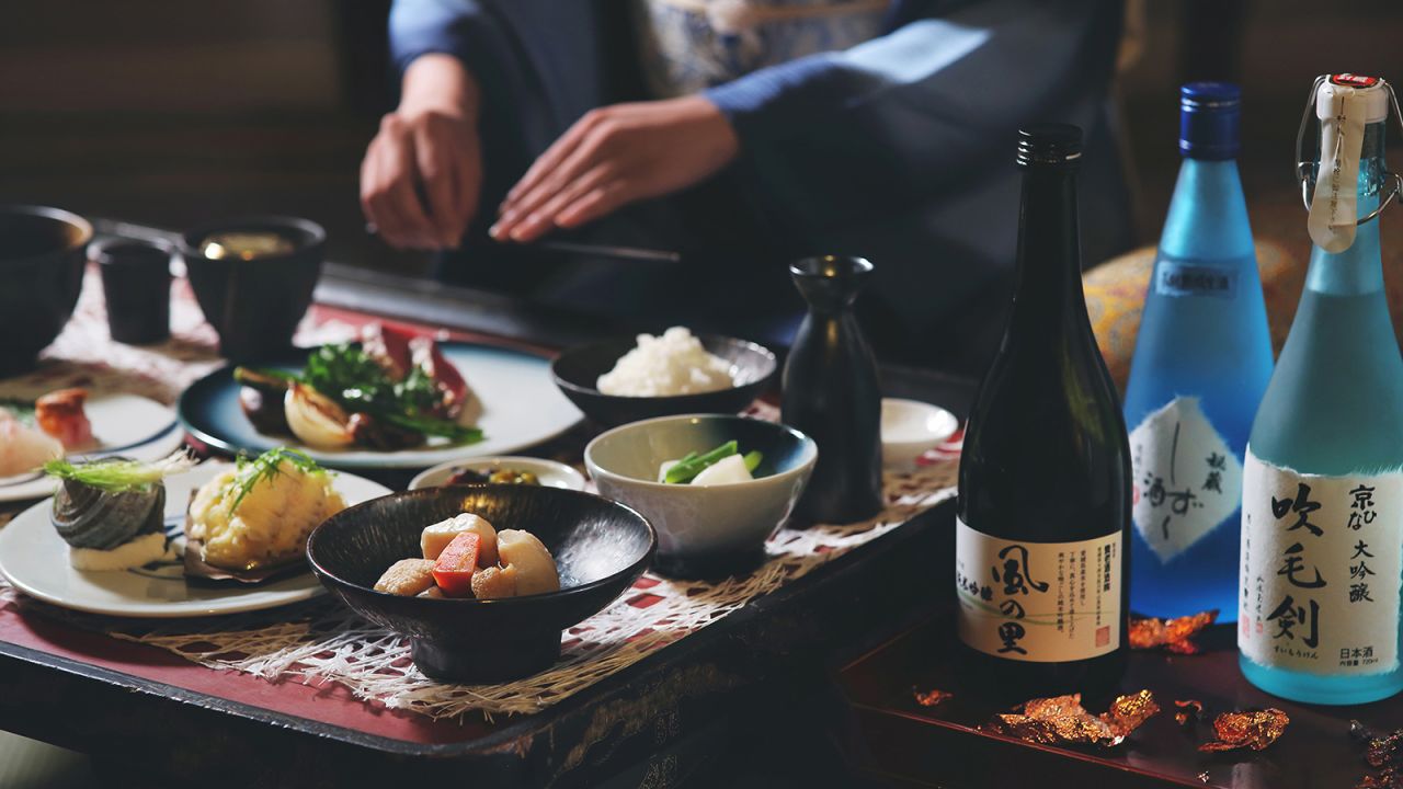 <strong>Eat like a Japanese lord: </strong>Dinner is served at one of the four turrets in the castle compound, followed by a moon-viewing session with sake drinking and poetry recitation.