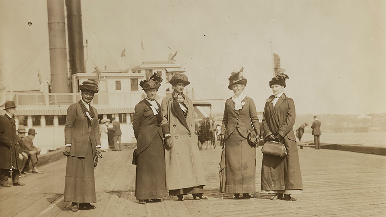 Anti-suffrage leaders at a picnic event on May 30, 1913