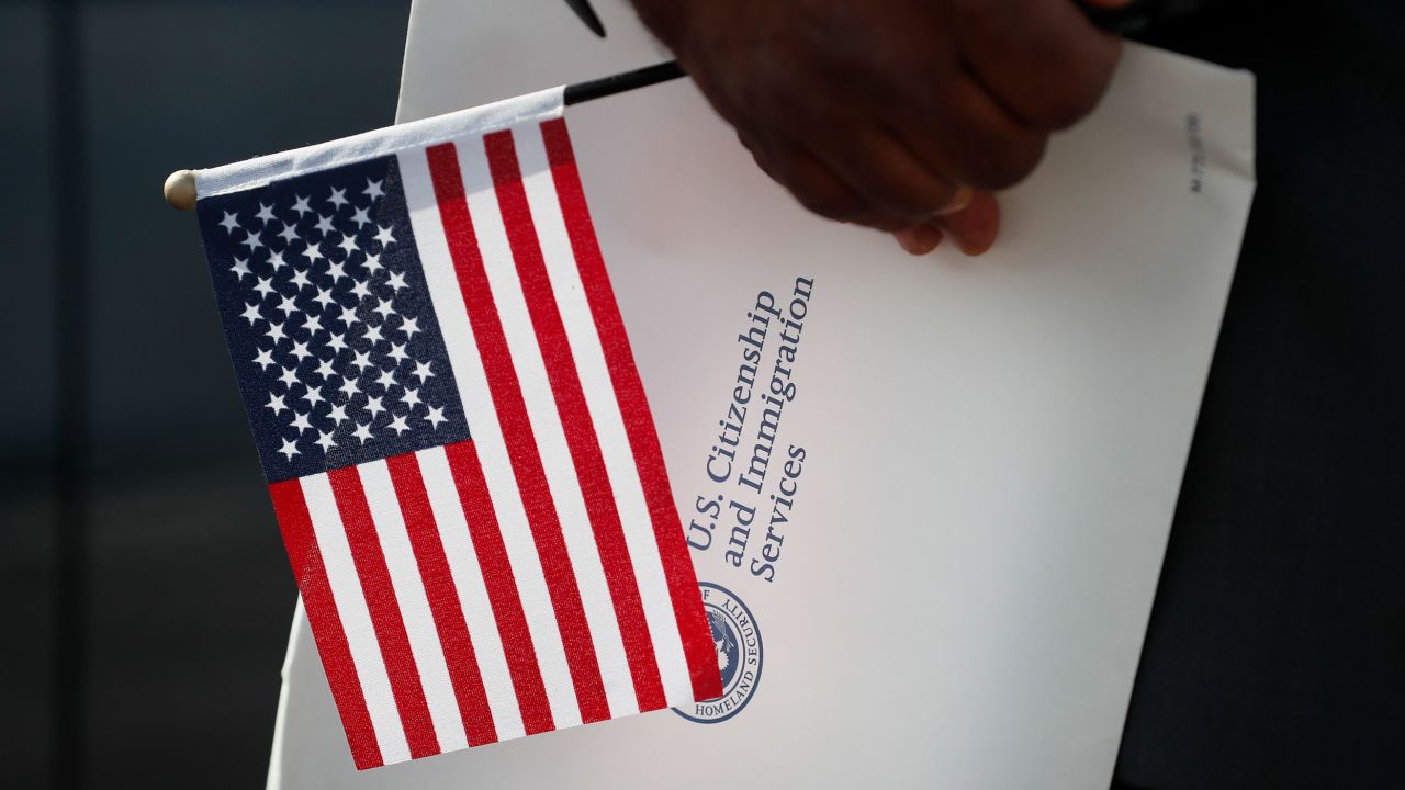 A record number of people are giving up their US citizenship, new research published on Sunday found. 