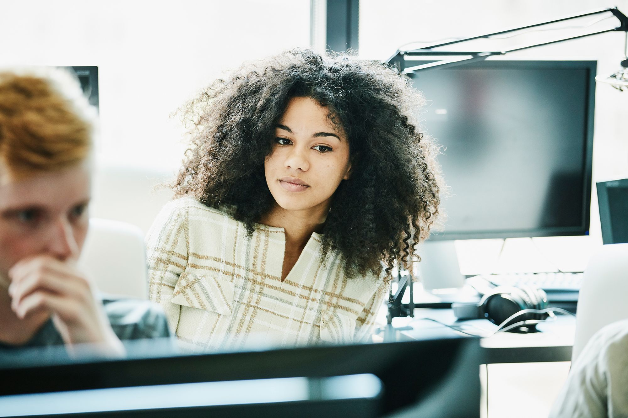 Black women with natural hairstyles are less likely to get job interviews |  CNN Business
