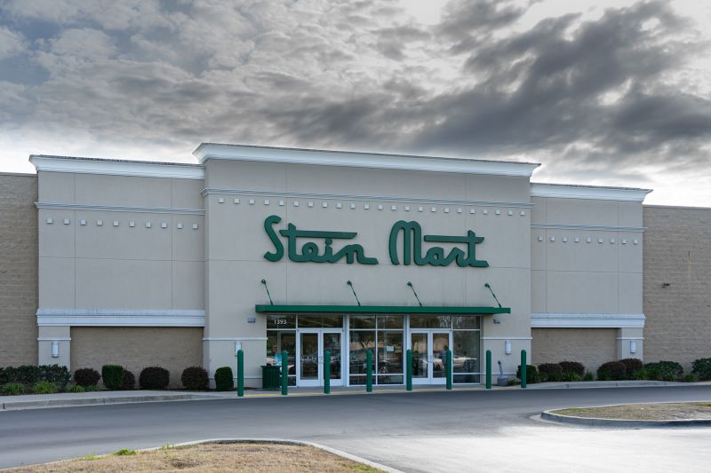 Stein Mart Files For Bankruptcy And Will Close Most Of Its 300 Stores   200812085009 Stein Mart Store Stock 