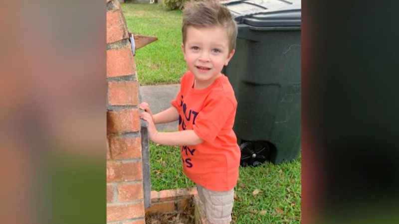 Young boy who won’t wear mask removed from flight