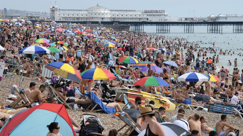 BRIGHTON, UNITED KINGDOM - AUGUST 08: Brighton beach is packed as the South of England basks in a summer heatwave on August 08, 2020 in Brighton, United Kingdom. Parts of England are enjoying a three-day heatwave with temperatures set to reach up to 38 degrees centigrade in the South East. (Photo by Mike Hewitt/Getty Images)