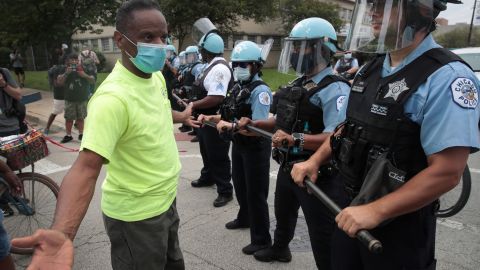 Police prevent demonstrators protesting police brutality from marching toward the freeway on August 15, 2020 in Chicago, Illinois.