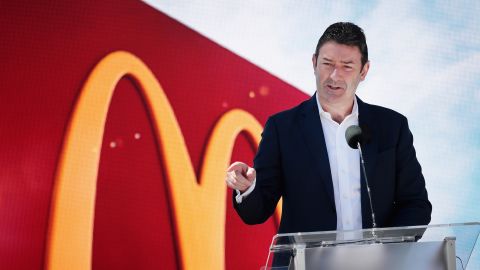 McDonald's former CEO Steve Easterbrook wants the company to drop a lawsuit they filed against him.