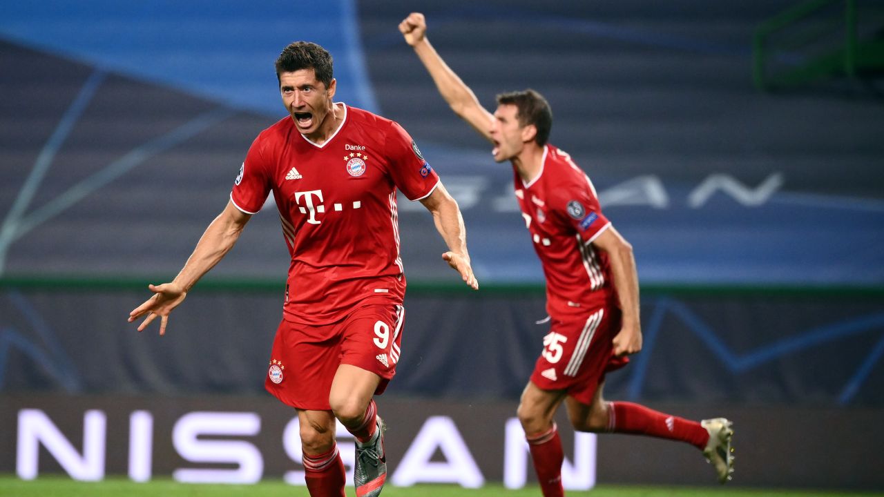 Robert Lewandowski celebrates after scoring Bayern Munich's third goal.