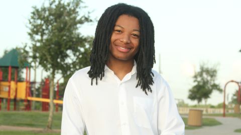 A Texas school system can't make a Black teen cut his dreadlocks, court  rules | CNN