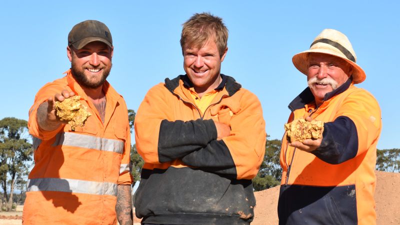 Two giant gold nuggets worth $250,000 found in Australia | CNN