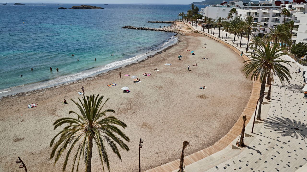 Border-closures----Figueretas-beach,-Ibiza,-Spain---Getty-Images