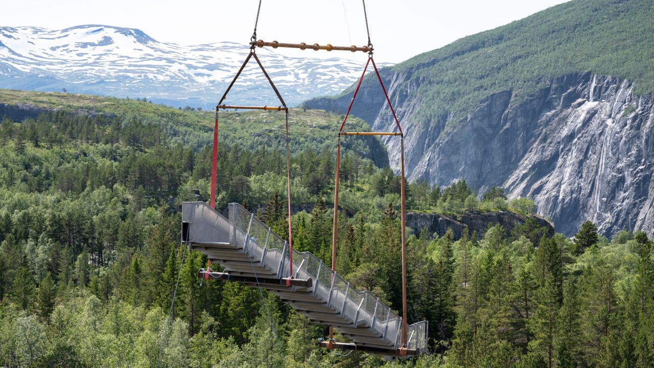<strong>Building process</strong>: The team had to use helicopters and mountain climbers to turn the design into a reality.