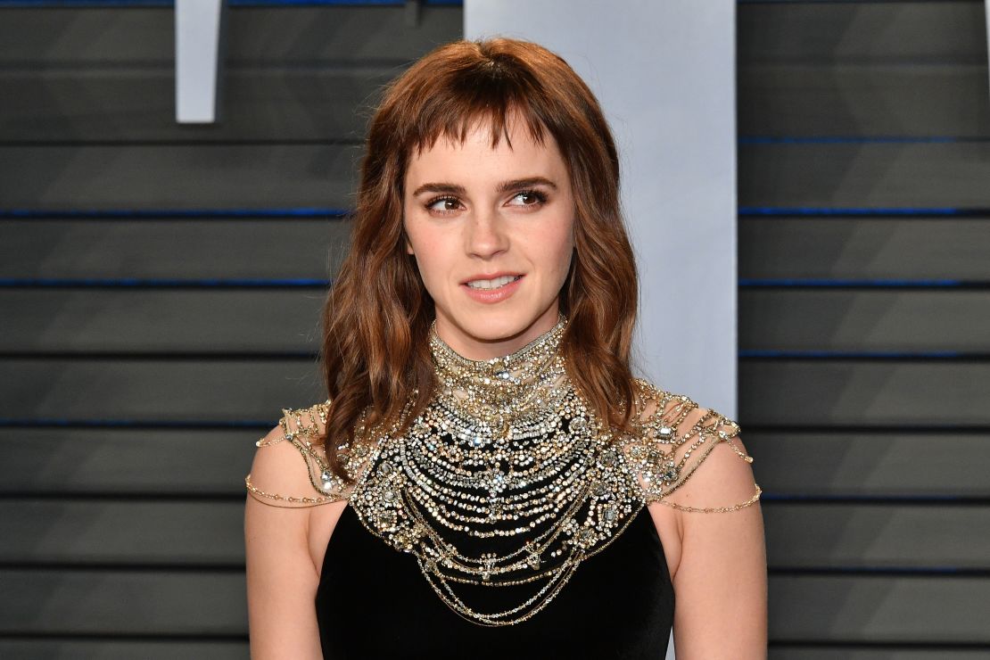 Emma Watson attends the 2018 Vanity Fair Oscar Party wearing lab-grown diamonds from Vrai & Oro