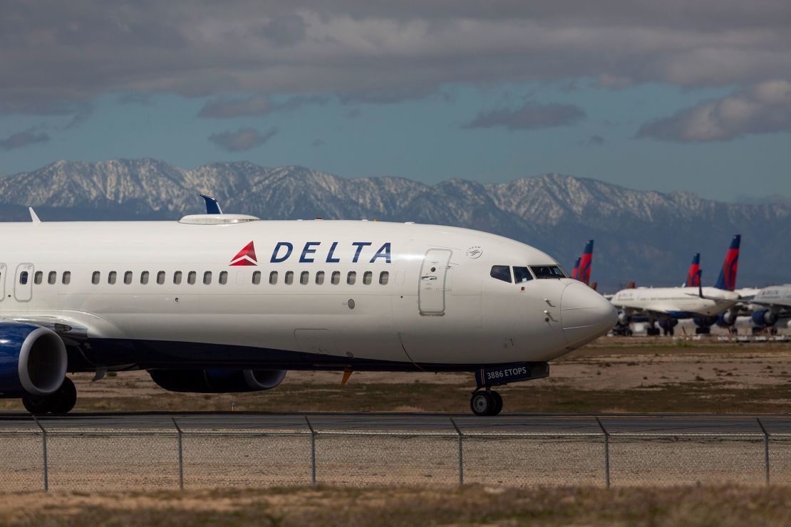Delta Airlines continues to provide service for passengers, provided they wear a mask on board the aircraft.