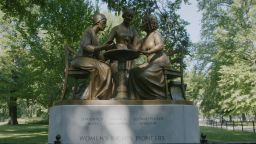 central park women statue 03