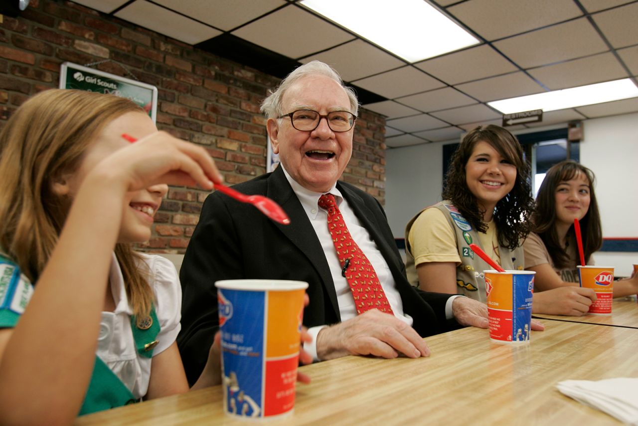 Buffett sits with Girl Scouts in Omaha in 2008.