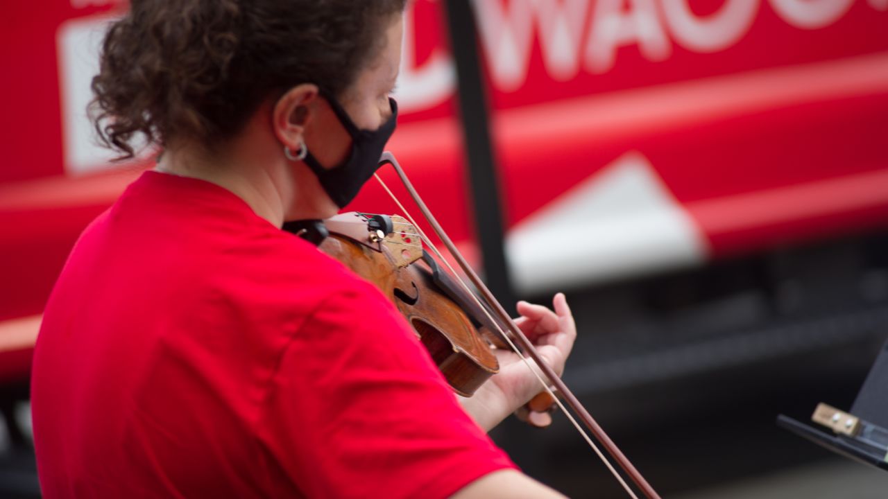 Yulia Ziskel performs in Brooklyn Bridge Park.