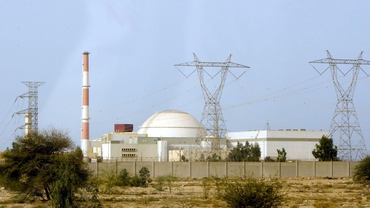 A general view shows the reactor at the nuclear power plant in Bushehr, 1200 kilometers (746 miles) south of Tehran February 25, 2009.  Iran said on Wednesday it had carried out successful tests at its Russian-built Bushehr nuclear power plant in a step towards its launch. REUTERS/Caren Firouz  (IRAN)