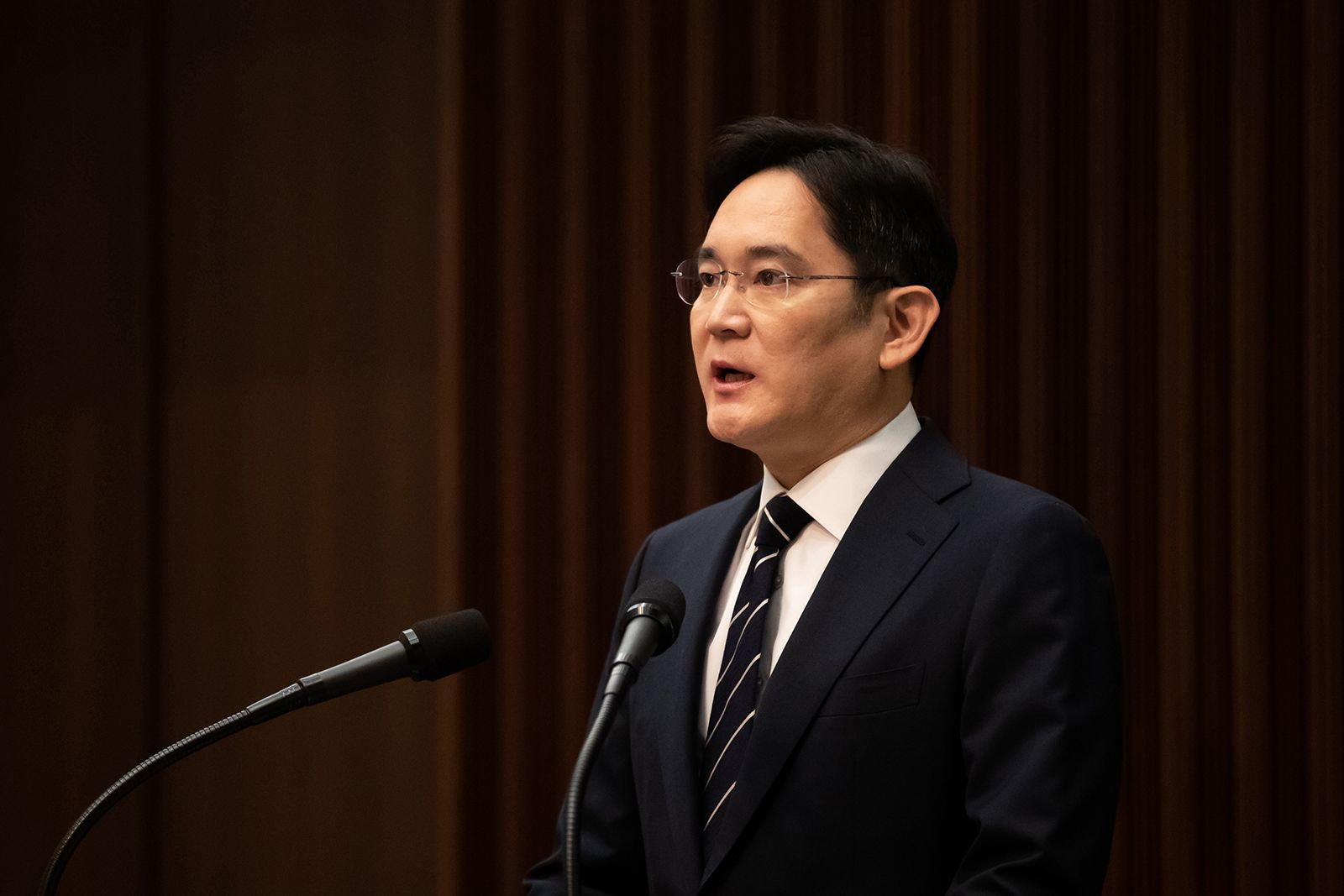 Will release of Vice Chairman Jay Y. Lee bring rebound of Samsung? <  Economy < Economy < 기사본문 - The Korea Post
