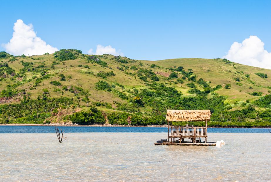 <strong>Manlawi Sandbar: </strong>Another relatively easy sandbar to reach is Manlawi, part of the Caramoan Islands. The sandbar offers floating picnic huts, which are anchored to the sand.
