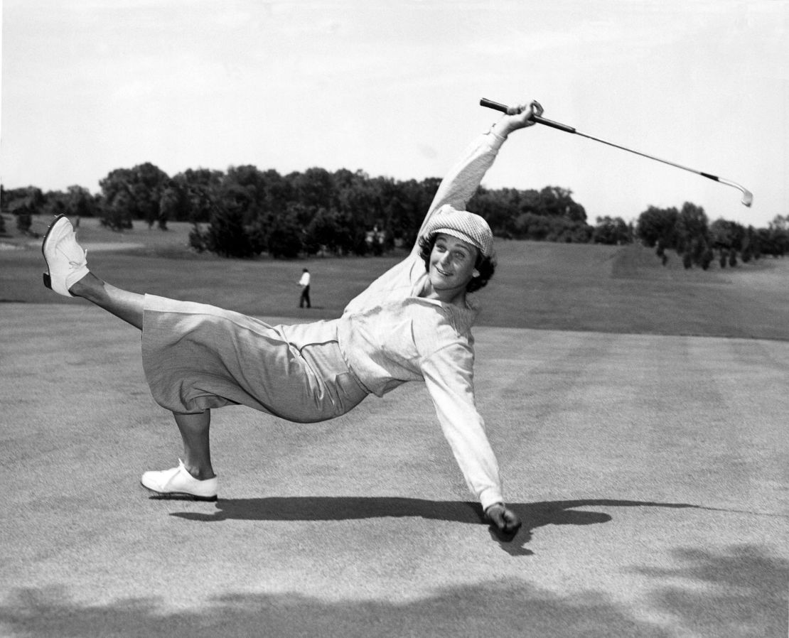 Zaharias became a "huge draw" for golf crowds due to her energetic levels on the course, according to Van Natta Jr.