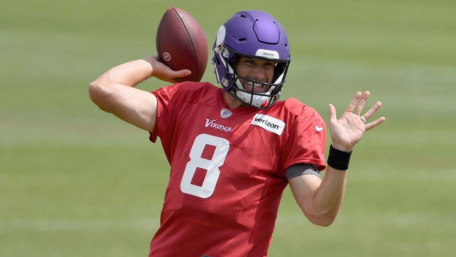 Quarterback Kirk Cousins #8 of the Minnesota Vikings passes the ball during training camp on August 19, 2020.
