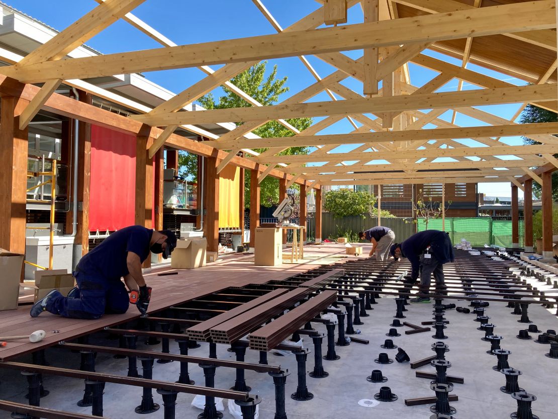 Madrid's British Council School was already constructing a new open-air extension to its cafeteria, and is now installing six pre-fabricated mobile classrooms.
