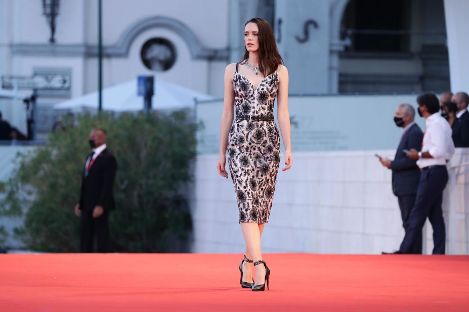 Actor Stacy Martin walks the red carpet in a mid-length Louis Vuitton dress ahead of the premiere of the French film "Amants" (Lovers).