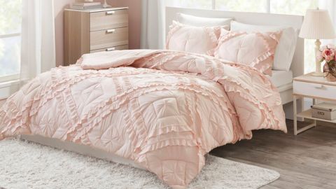 Grovelane Cobblefield Coverlet Set