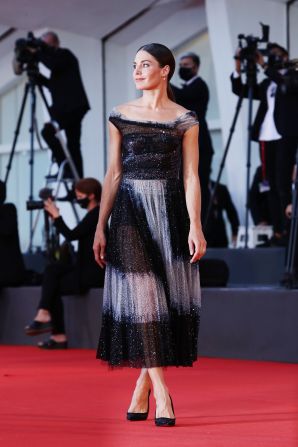 Actor Natasha Andrews in Dior at the "Amants" (Lovers) premiere.