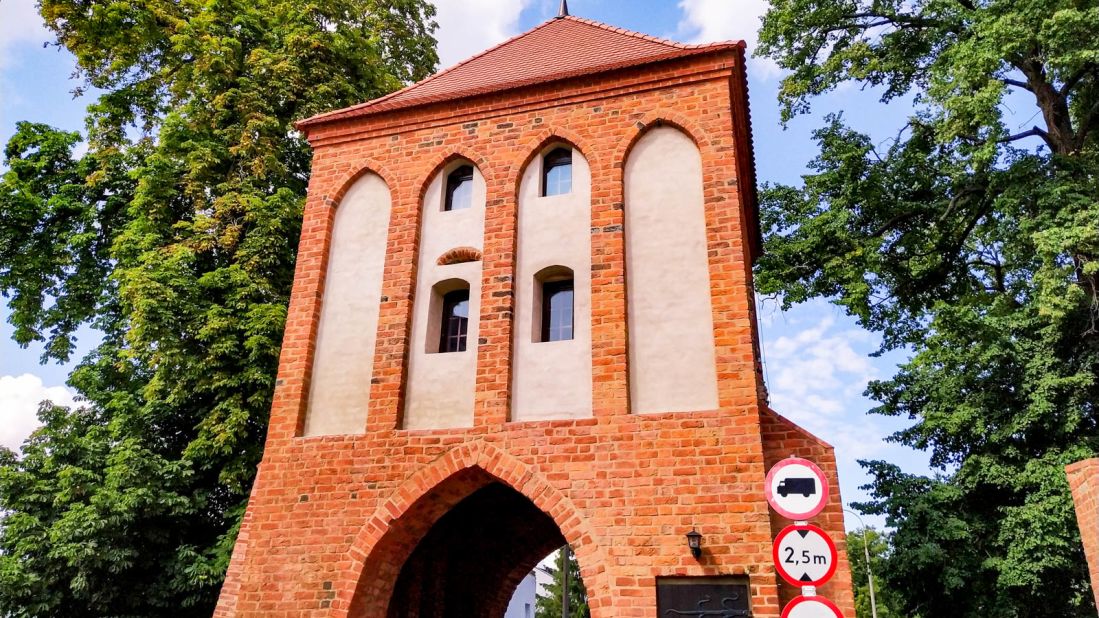 <strong>Grand entrance: </strong>Even today, the main entrances to Mysliborz are via medieval portals, built by the Templars, including the Nowogródzka Gate.