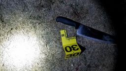 chicago police shot man knife trnd