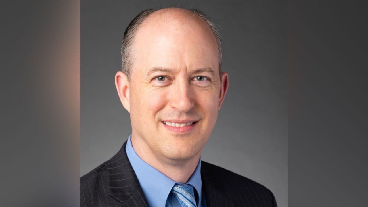 Headshot for Greg Patton, Professor of Clinical Business Communication at University of Southern California's Marshall School of Business.